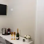 Almas Apartment *