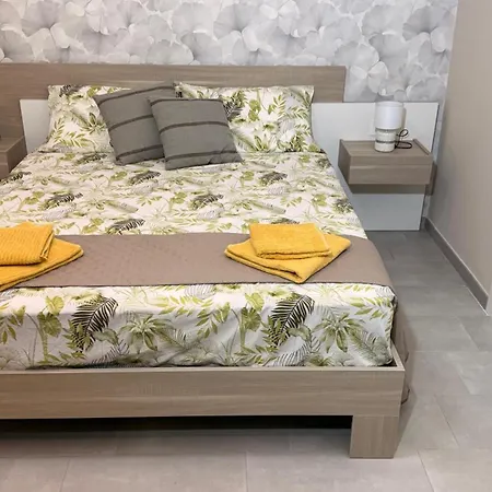 Almas Appartement *